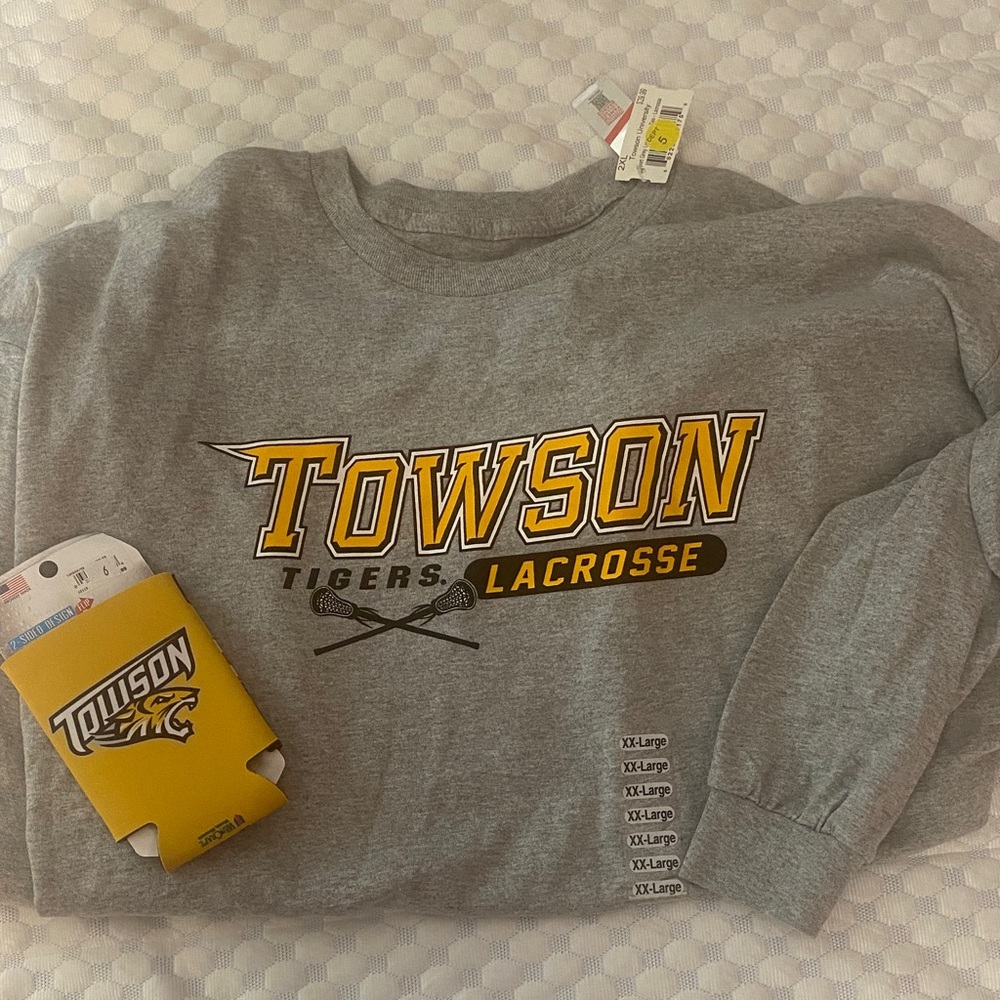 NWT Towson University Lacrosse Gray long sleeve 2XL & cozy can cooler NWT -$41